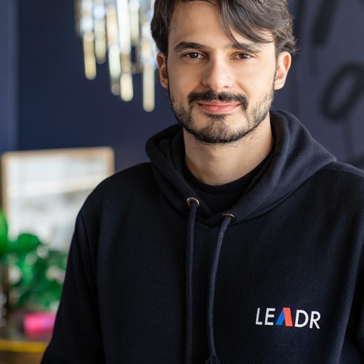 Portrait of Arin Kapoor meditation instructor